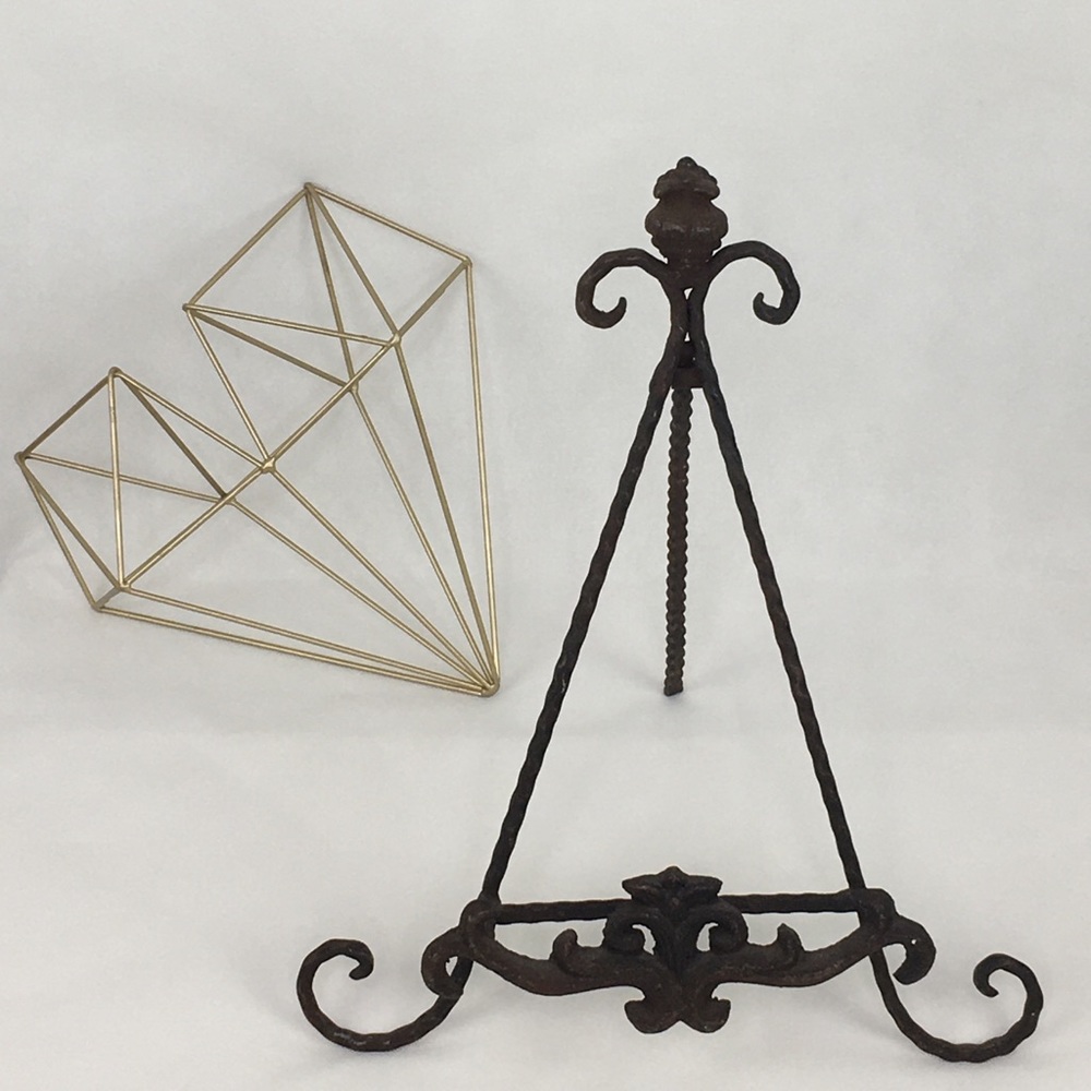 Beautiful Iron Scroll Easel Display Stand